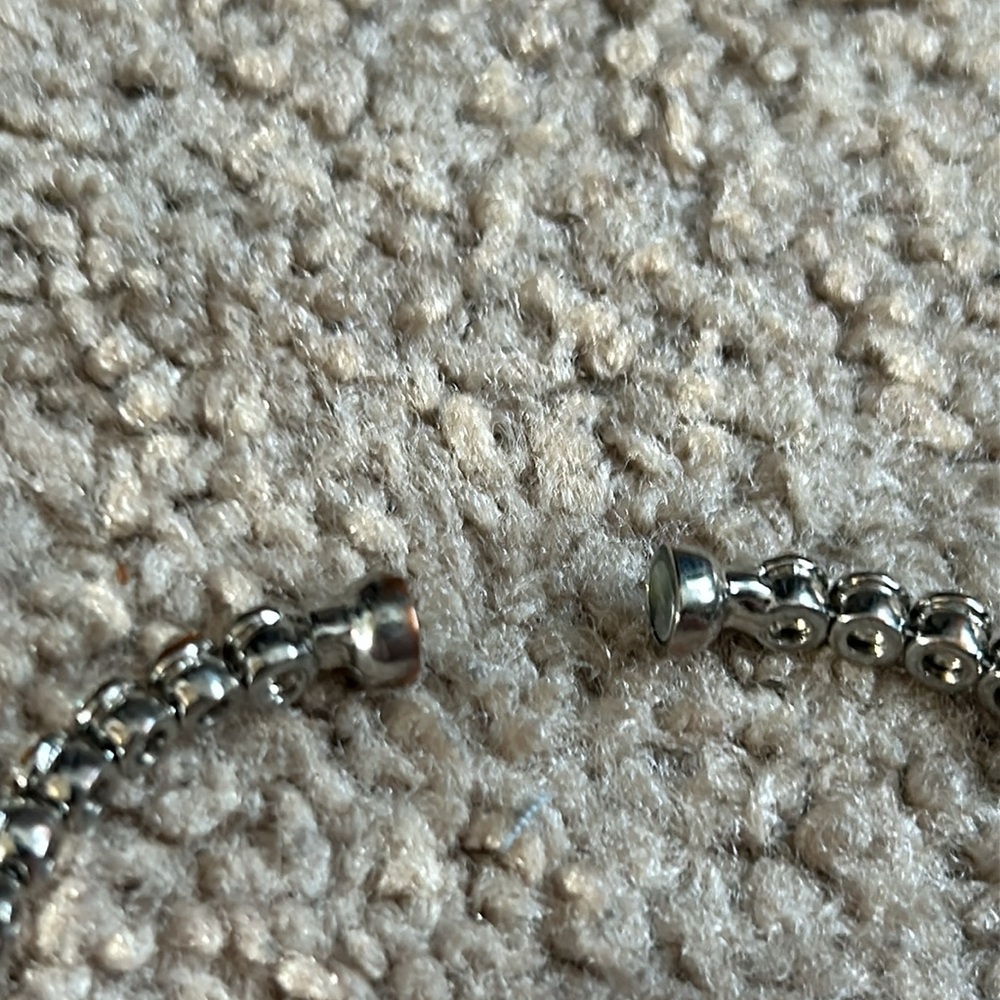 Women’s‎ vintage dainty silver tone crystal bangle bracelet with cross one size - Picture 5 of 7